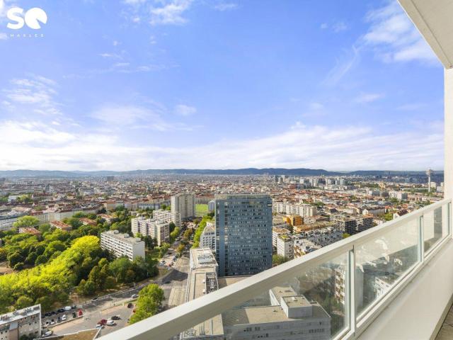 # SQ HOCH33 WOHNEN MIT WEITBLICK IM HÖCHSTGELEGENEN WOHNGEBÄUDE WIENS