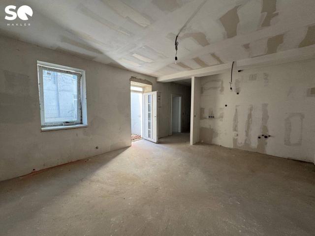 #SQ INNENHOFRUHELAGE! SANIERUNGSBEDÜRFTIGE WOHNUNG MIT AUSSENFLÄCHE