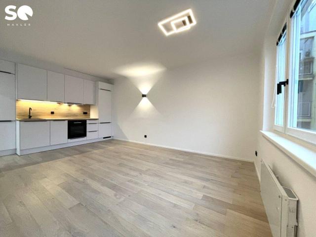 #SQ NEUWERTIGE DESIGNERWOHNUNG mit TISCHLERKÜCHE + WASCHMASCHINE NAHE SCHLOSSQUADRAT