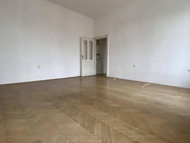 #SQ SANIERUNGSBEDÜRFTIGE ALTBAUWOHNUNG MARIAHILFERSTRAßE / TOP 31