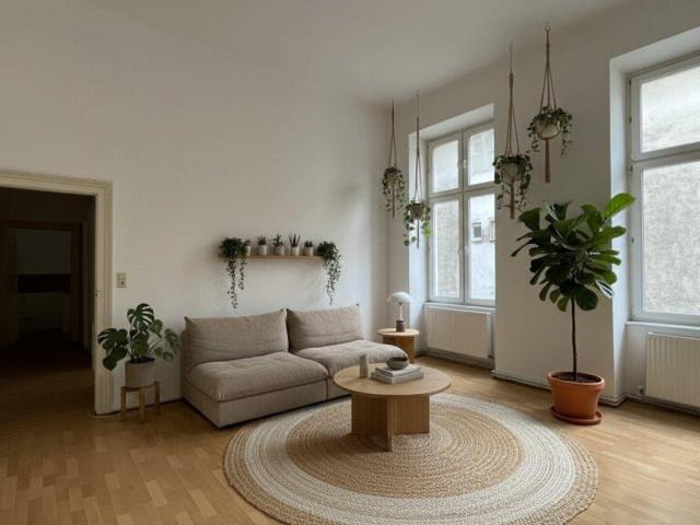 #SQ SANIERUNGSBEDÜRFTIGE GARCONNIERE MARIA HILFERSTRAßE / TOP 16