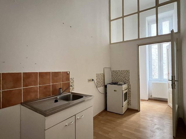 #SQ SANIERUNGSBEDÜRFTIGE GARCONNIERE MARIA HILFERSTRAßE / TOP 16