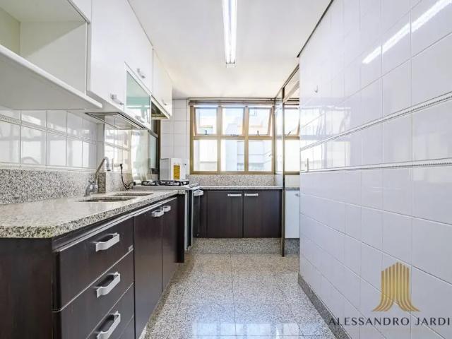 SQS 112 Último andar, nascente, vista livre e cobertura coletiva com piscina
