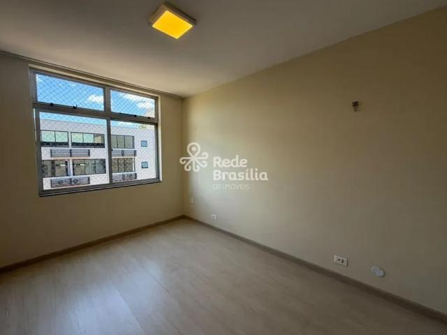 SQS 315 Bloco H Apartamento de 03 quartos, vazado, andar alto e vista livre!