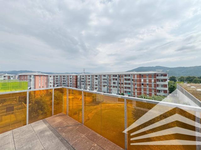 SQUADRO ostseitige 3 Zimmer Wohnung mit Balkon in zentraler Lage!