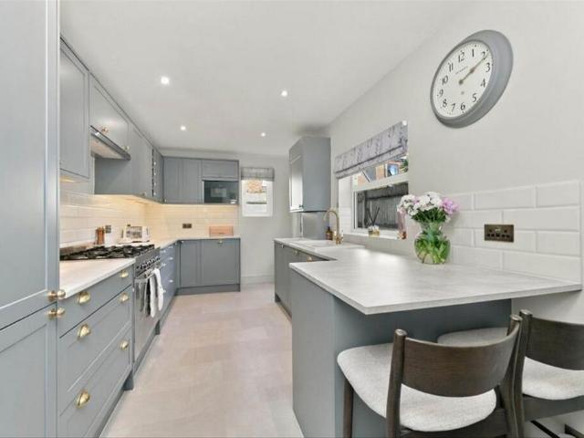 Squarey Street, London SW17 4 bed house to rent £4,300 pcm £992 pw