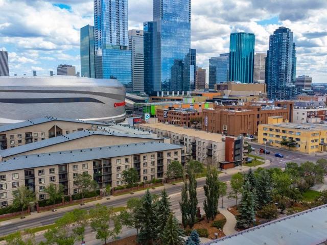 Square 104 1 Bedroom Apartment for Rent at 10411 105 Ave Nw, Edmonton, AB T5H 4R8 Downtown Edmonton
