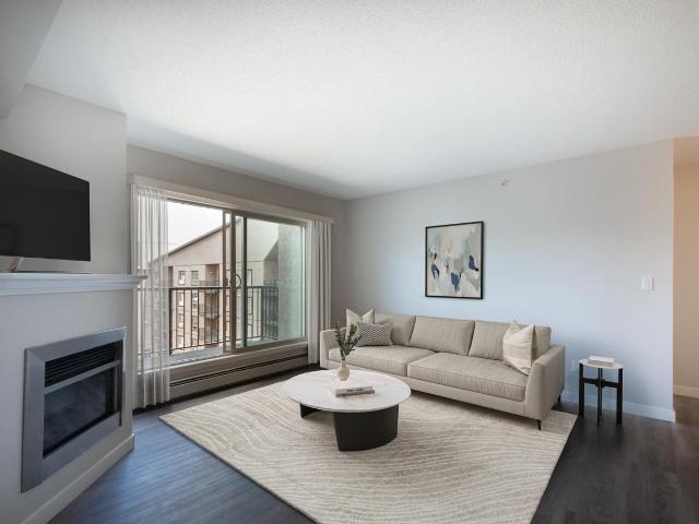 Square 104 2 Bedroom Apartment for Rent at 10411 105 Ave Nw, Edmonton, AB T5H 4R8 Downtown Edmonton