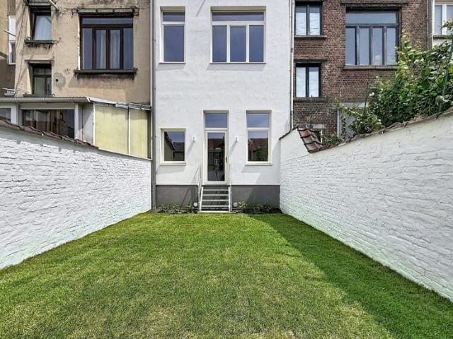 Square Armand Steurs: ground floor + garden first occupancy