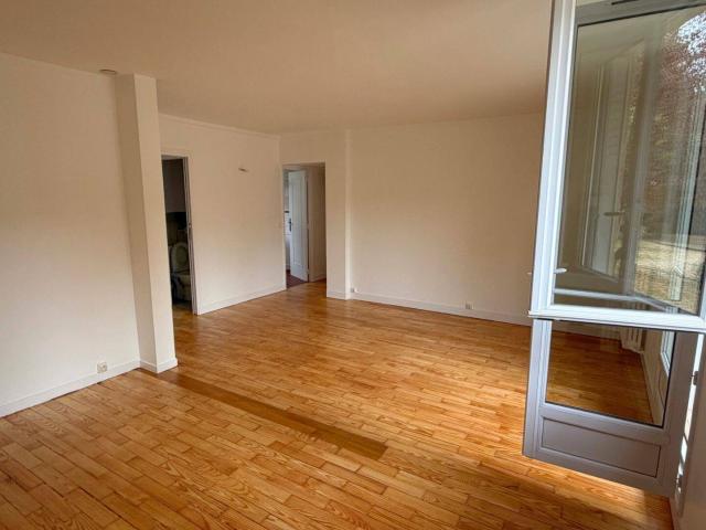 Square Jean Houdon, T3 rénové 58,27 m2