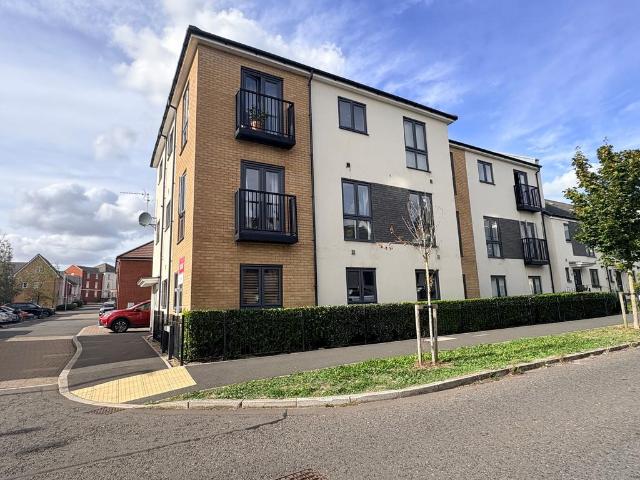 Square Leaze, Bristol, BS34 2 bed flat to rent £1,350 pcm £312 pw