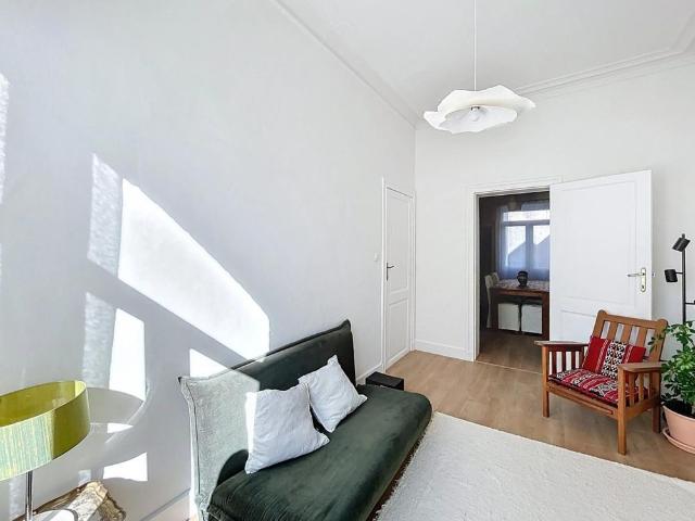 Square Marie Louise – Beautiful 1 bedroom furnished flat