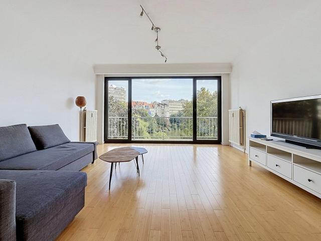 Square Marie Louise – Furnished 2 bedroom apartment with ter