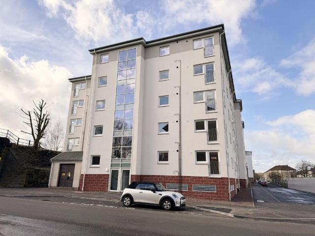 Squire Street, Glasgow G14 2 bed flat to rent £1,215 pcm £280 pw