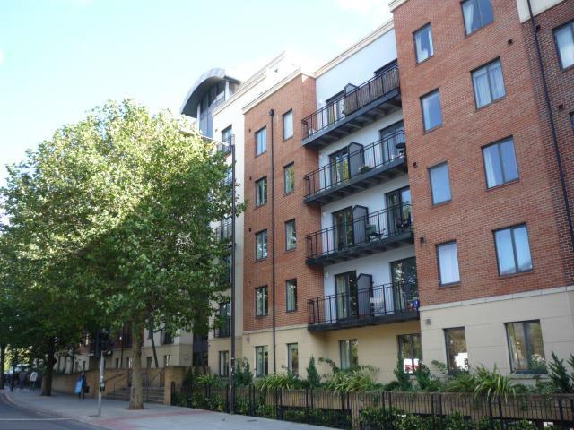 Squires Court, Bedminster BS3 2 bed flat to rent £1,350 pcm £312 pw