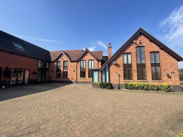 Squires Lane, Mansfield NG21, 5 bed semi detached house to rent, £1,800 pcm | PrimeLocation