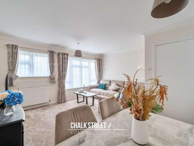 Squirrels Heath Lane, Hornchurch, RM11
