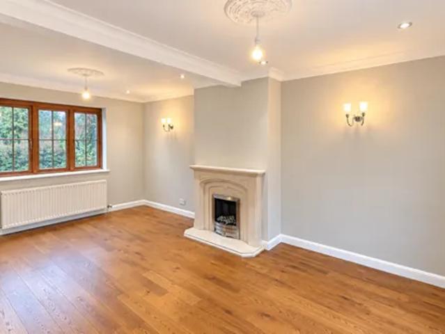 Squirrels Heath Lane, RM11 1RH, Property for rent