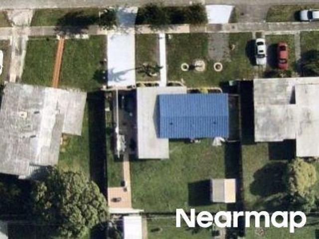 SW 42nd St