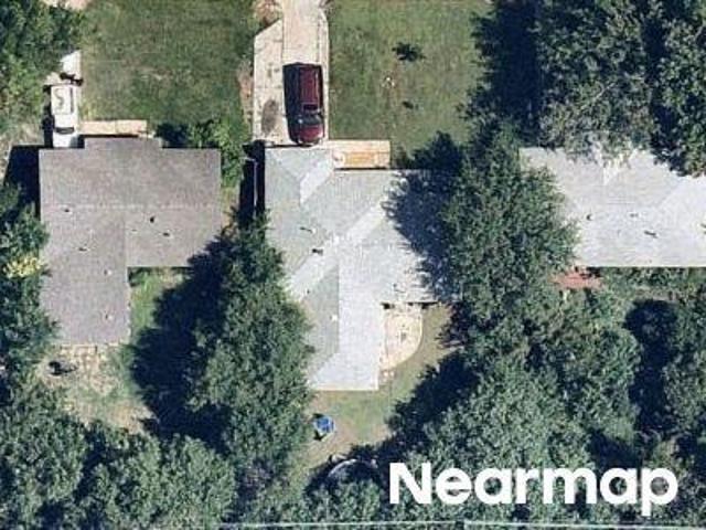 SW 46th St