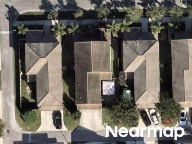 SW 243rd St