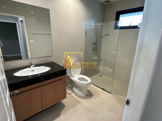 SW 38 Place | Spacious 4 Bed House in Compound in Thonglor BR2134CD