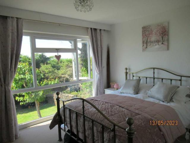 Swn Y Mor, Llwyngwril LL37, 4 bed bungalow to rent, £1,050 pcm | PrimeLocation