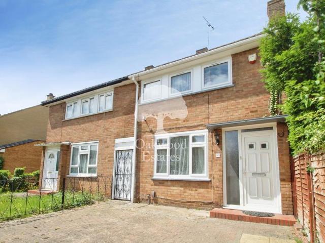 Swabey Road, Langley SL3 3 bed end of terrace house to rent £2,100 pcm £485 pw