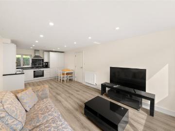 Swakeleys Road, Uxbridge UB10 1 bed apartment to rent £1,450 pcm £335 pw