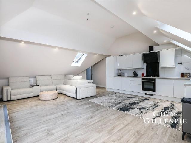 Swakeleys Road, Uxbridge UB10, 2 bed flat to rent, £2,350 pcm | PrimeLocation