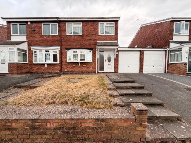 Swallow Avenue, Smiths Wood, Birmingham B36, 3 bed semi detached house to rent, £1,250 pcm | PrimeLocation