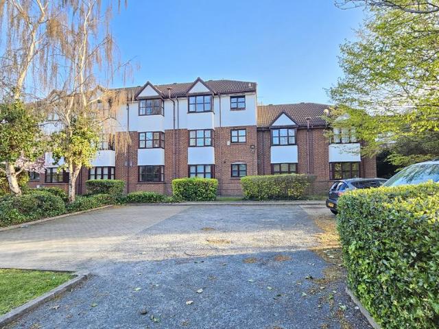 Swallow Close, Greenhithe, DA9 1 bed flat to rent £1,050 pcm £242 pw