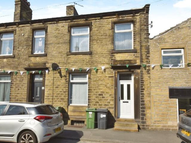 Swallow Lane, Golcar, Huddersfield HD7, 3 bed terraced house to rent, £800 pcm | PrimeLocation