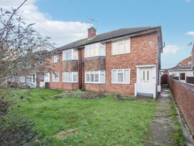 Swallow Street, Iver Heath SL0, 2 bed maisonette to rent, £1,500 pcm | PrimeLocation