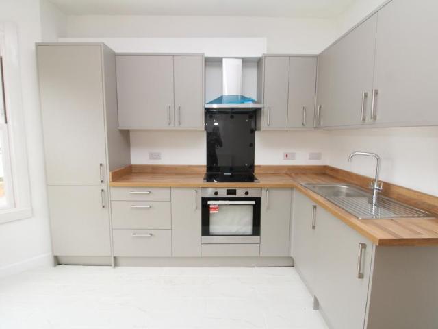 Swallowfield Road, Charlton SE7 3 bed flat to rent £2,600 pcm £600 pw