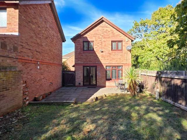 Swallowfield, Werrington, Peterborough PE4, 3 bed detached house to rent, £1,350 pcm | PrimeLocation