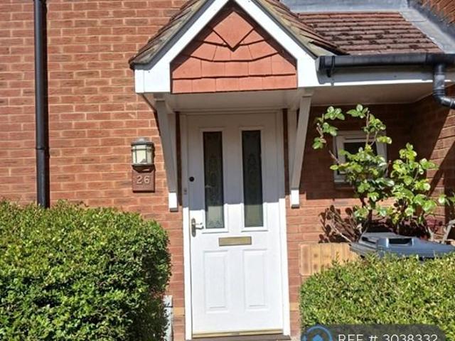 Swallows Croft, Reading, RG1 3 bed semi detached house to rent £1,850 pcm £427 pw