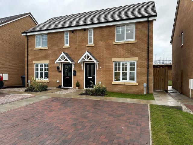 Swallowtail Way, Bamber Bridge, PR5 3 bed semi detached house to rent £1,300 pcm £300 pw
