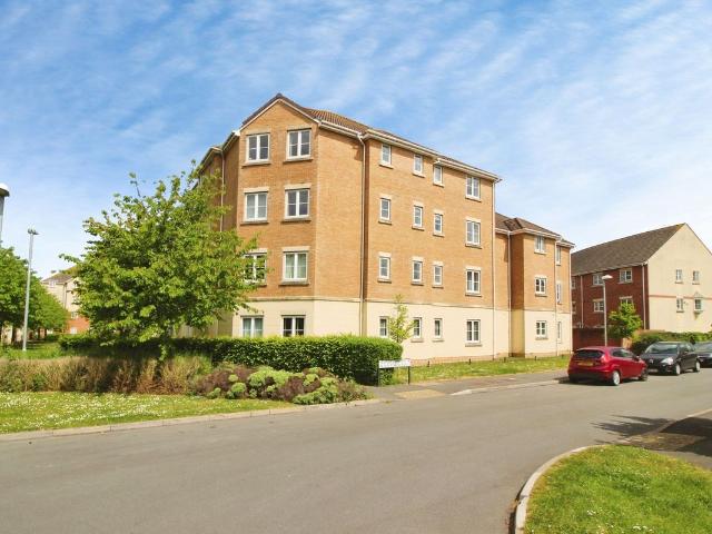 Swan Close, Swindon SN3, 3 bed flat to rent, £1,200 pcm | PrimeLocation