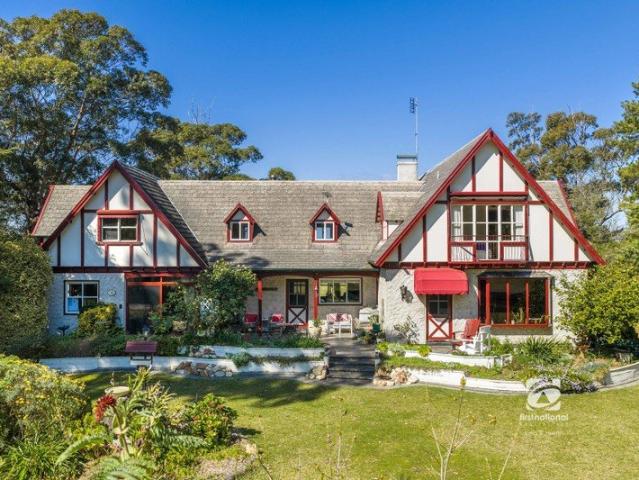 SWAN COVE AN EXCEPTIONAL WATERFRONT ESTATE