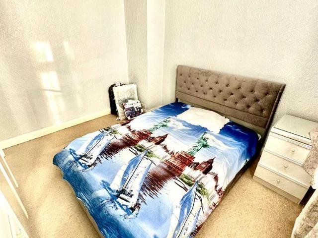 Swan Road, Feltham TW13 1 bed in a house share to rent £850 pcm £196 pw