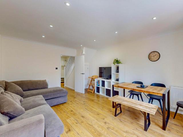 Swan Road, London SE16, 2 bed flat to rent, £3,200 pcm | PrimeLocation
