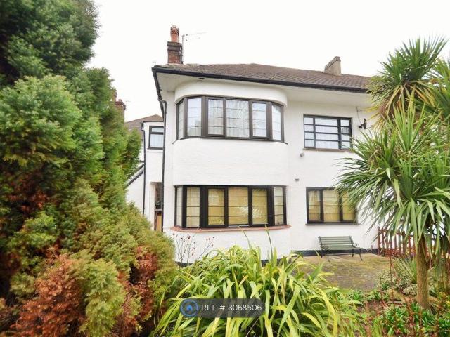 Swan Road, West Drayton UB7, 2 bed maisonette to rent, £1,700 pcm | PrimeLocation