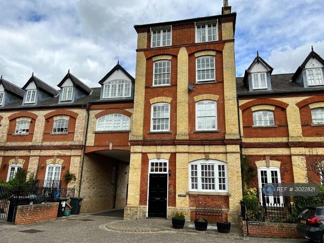 Swan Street, West Malling, ME19 1 bed flat to rent £925 pcm £213 pw