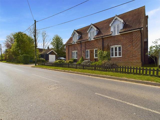 Swan Street, Chappel, Colchester. 3 bed detached house to rent £2,400 pcm £554 pw