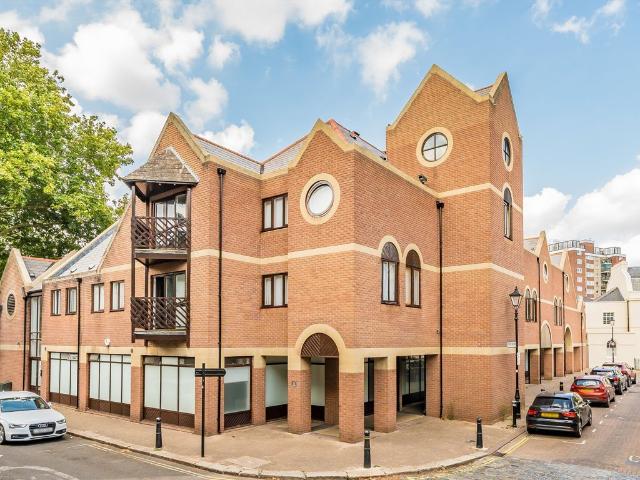 Swan Street, Isleworth TW7, 2 bed flat to rent, £1,695 pcm | PrimeLocation