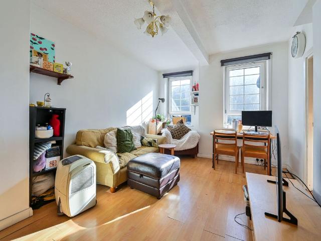 Swan Street, Rotherhithe, London SE16, 3 bed flat to rent, £2,701 pcm | PrimeLocation