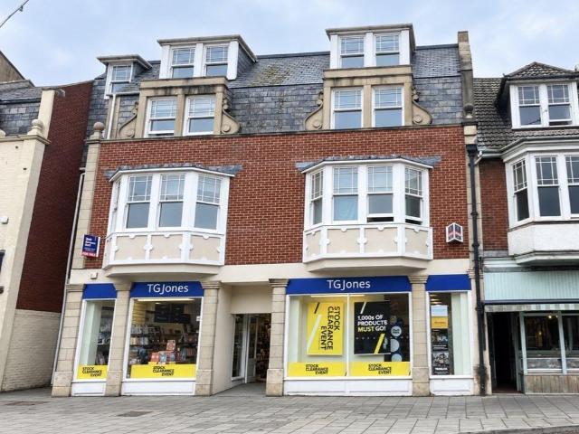 Swanage Town Centre 2 bed flat to rent £1,050 pcm £242 pw