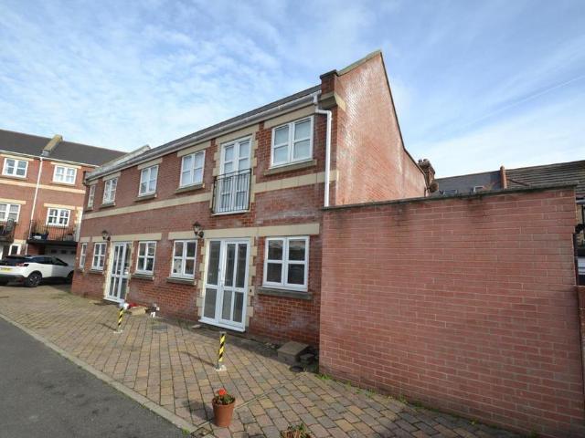 Swanage 2 bed flat to rent £1,100 pcm £254 pw