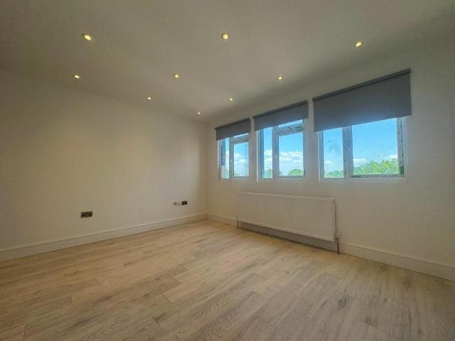 Swanley Centre, Swanley BR8, 1 bed flat to rent, £1,300 pcm | PrimeLocation